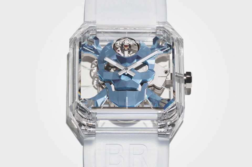 柏萊士BR 01 Cyber Skull再現藍寶石透明錶殼 這次骷髏頭圖案改用藍色陽極氧化處理