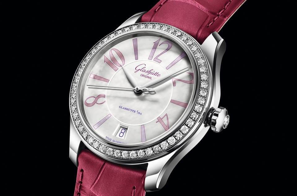 格拉苏蒂原创为庆祝情人节创作限量小夜曲女表