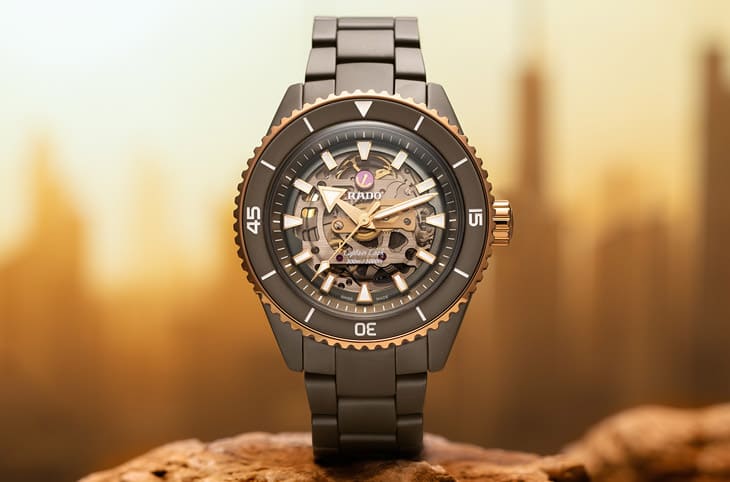 雷达表发挥专长打造橄欖绿色陶瓷库克船长镂空表 PVD玫瑰金零件点缀都会气息