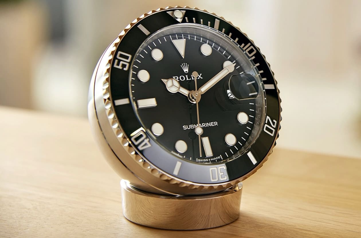 劳力士黑水鬼座钟工艺深度剖析 从316L钢壳到8335世纪历机芯一窥精巧构造