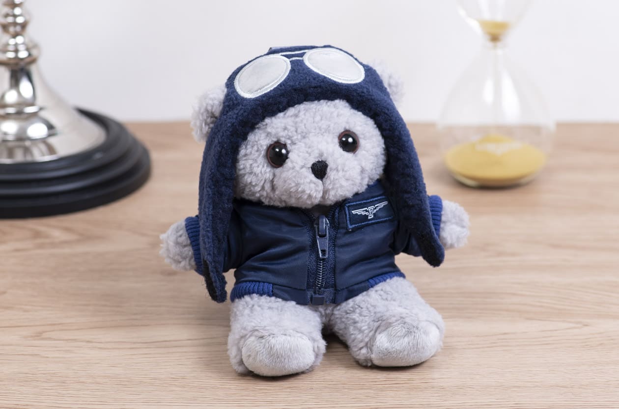 高级手表也玩潮！浪琴表Spirit飞行小熊化身「惊喜盲盒」引爆台北101收藏战