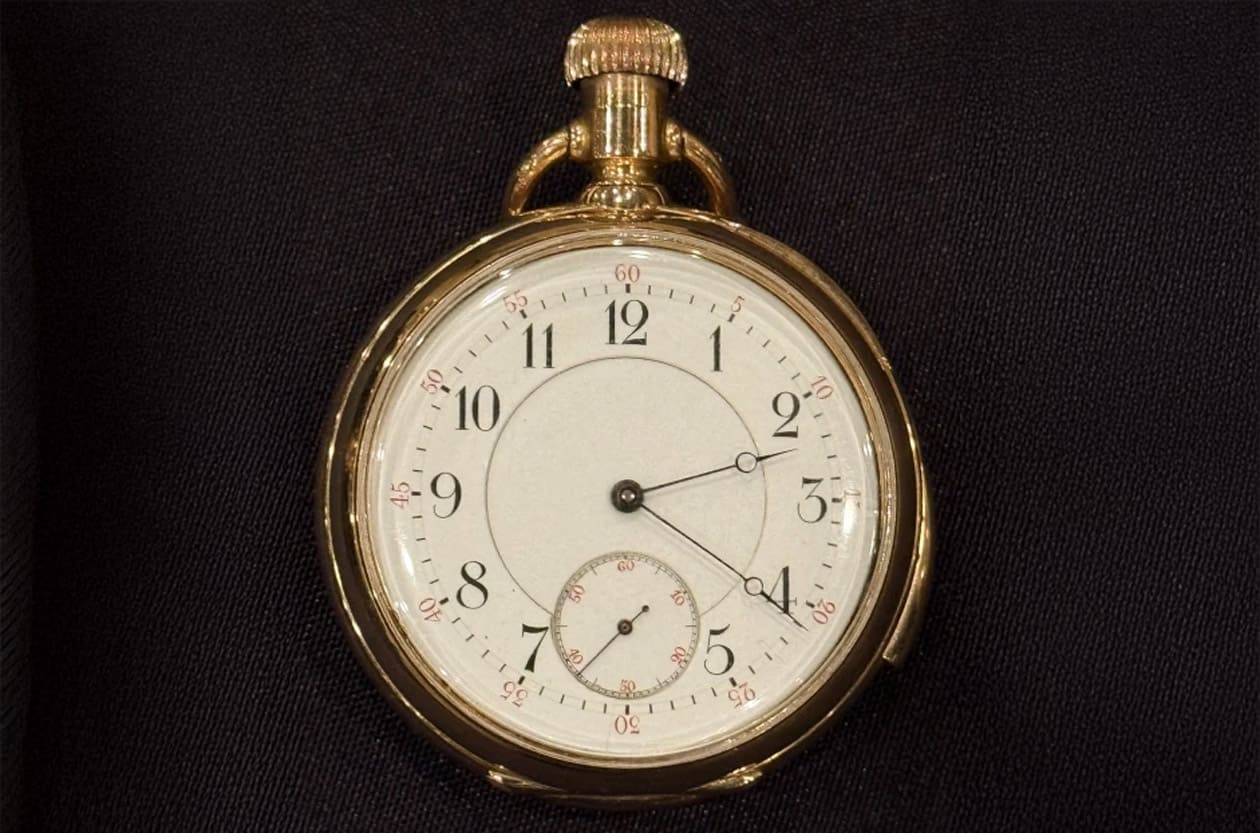 铁达尼号「最贵纪念品」诞生 一只黄金怀表见证梅西百货大亨夫妇不朽爱情故事