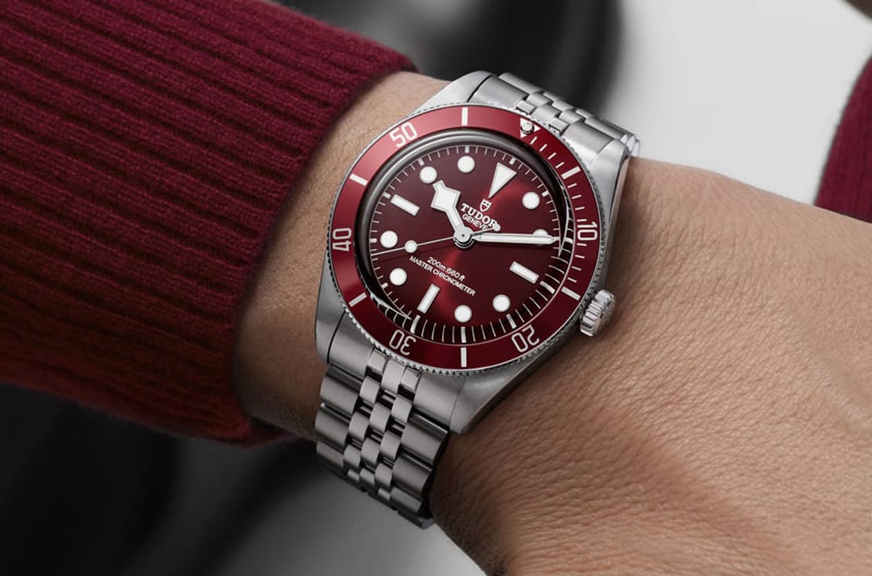 大衣围巾怎麼搭？推荐3款陪你过寒冷天气的「冬季手表」