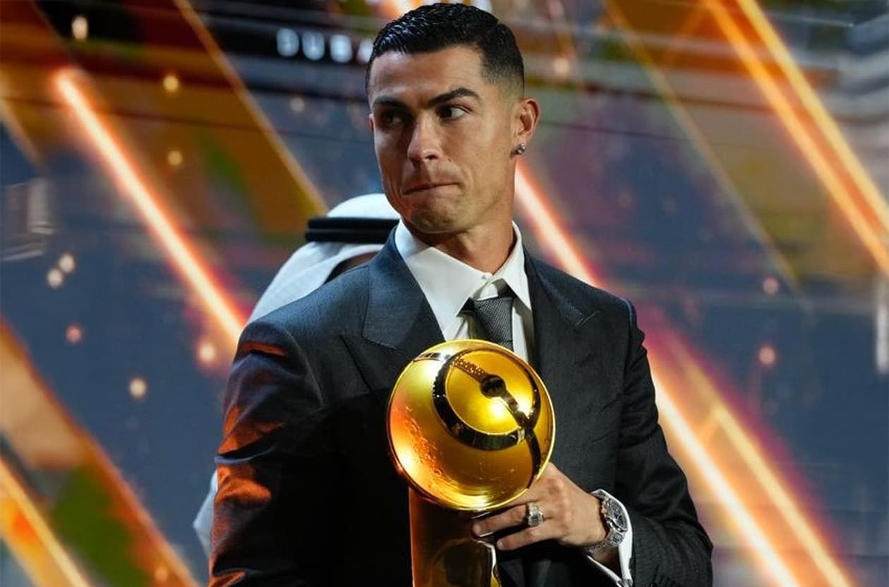 40歲C羅沒在老！環球足球獎再奪中東最佳球員，戴「滿天星錶王」霸氣預告1000球