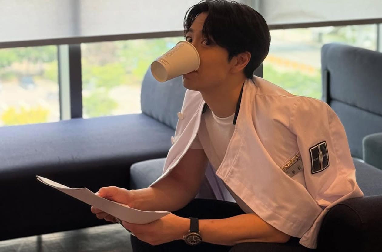 「白馬王子」孫鍾元《黑白大廚2》狂圈粉！溫柔笑容下藏硬漢魂，手上那只「潛水錶鼻祖」太帥