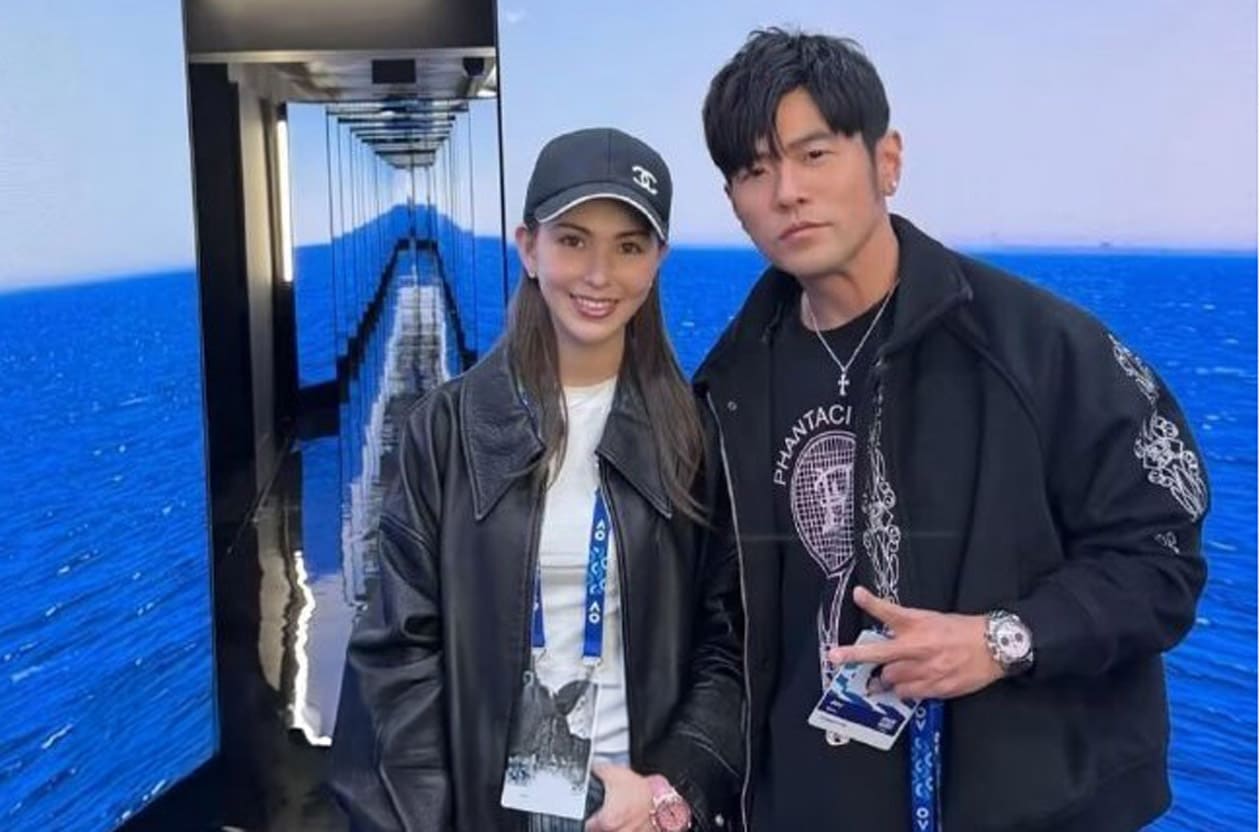 周杰倫澳網慘遭Ace球秒殺、昆凌愛相隨，這只「騷粉」帝舵錶意外搶鏡