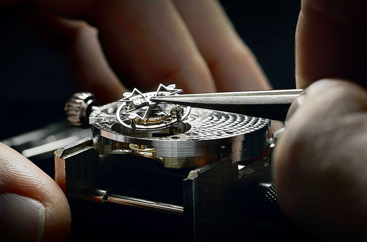 從39%關稅驚魂到亞洲寒冬：解讀2025瑞士鐘錶業的「去泡沫化」之路與2026預測