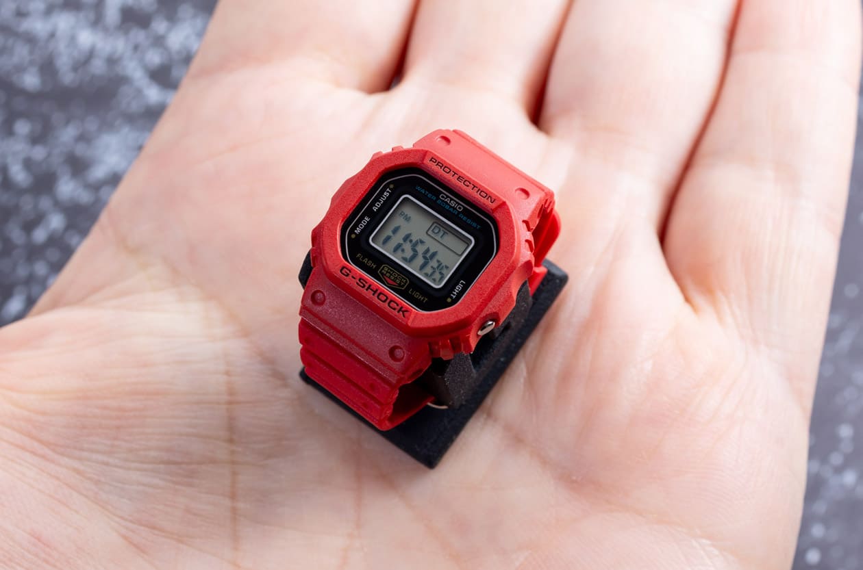 這是手錶不是玩具！G-SHOCK DWN-5600戒指錶深度解析：只有指尖大，真的能防水防摔換電池嗎？