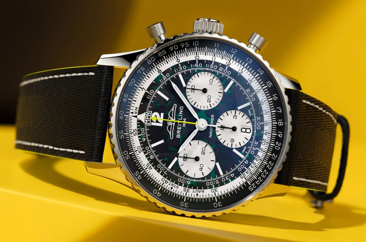 2026 F1賽季重磅消息！百年靈正式攜手ASTON MARTIN車隊，首款鈦金屬Navitimer帥度破表