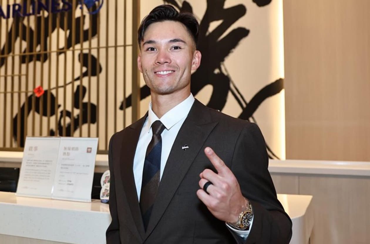 全民瘋「費仔」！費爾柴德WBC盜壘、滿貫砲、逆轉轟樣樣來，甜摟新婚愛妻現身，私服這只「勞力士」意外成話題