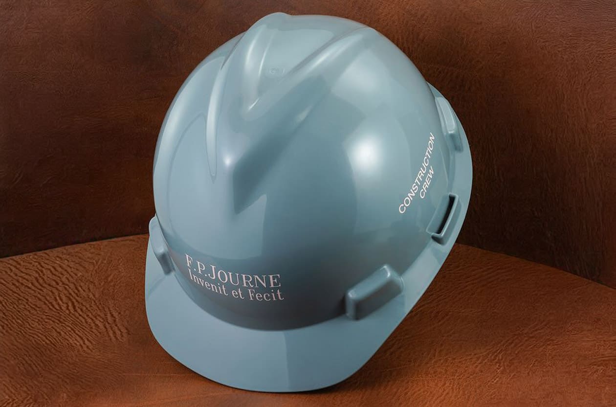 连塑胶工地帽也疯抢？一顶F.P. JOURNE安全帽在富艺斯春拍狂翻50倍成交！