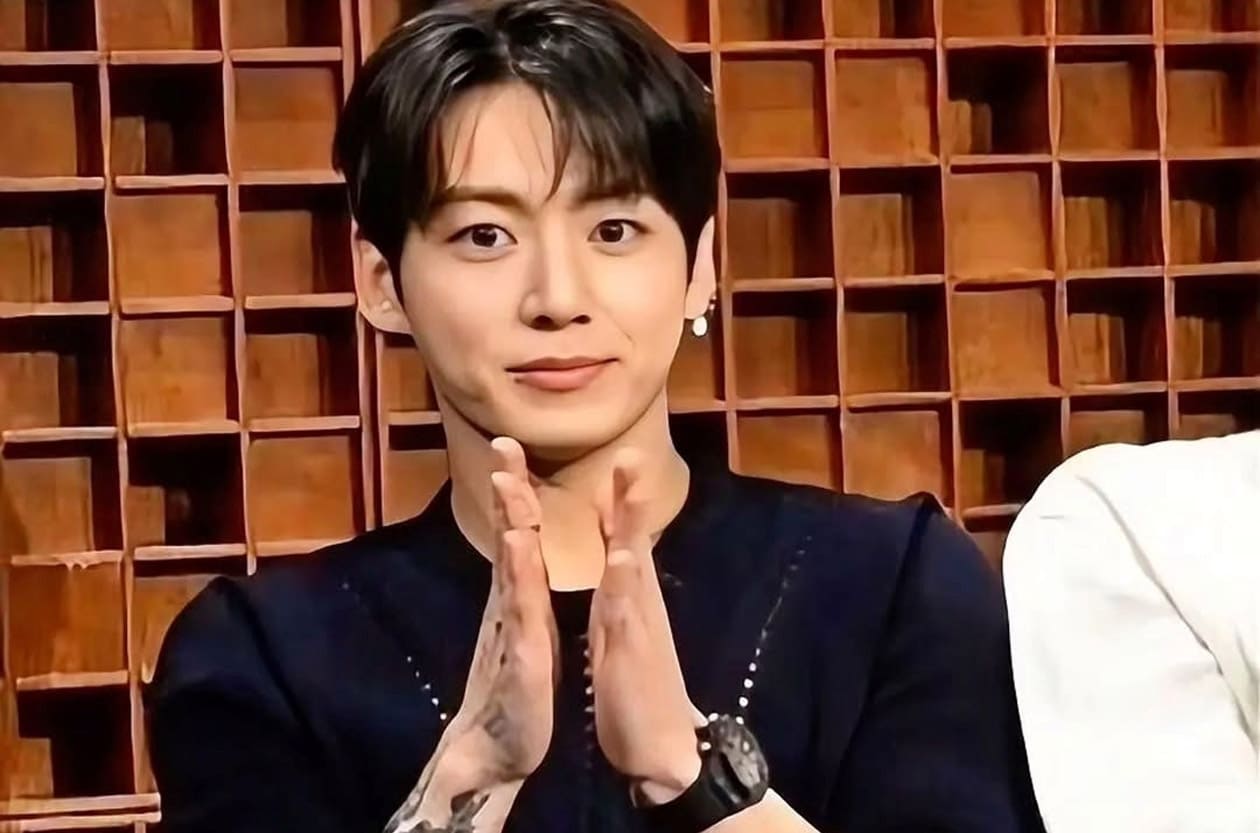 BTS回歸破紀錄加碼11月高雄開唱 柾國全黑造型登脫口秀戴「宇舶黑魔力」展現頂流霸氣