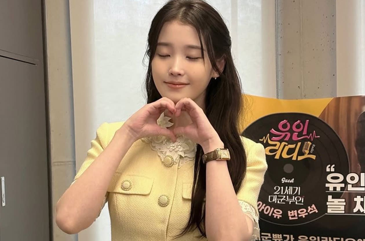 IU《21世纪大君夫人》戏外花絮满满洋葱 合体神仙闺蜜刘寅娜，手上「积家双面钻表」意外成亮点