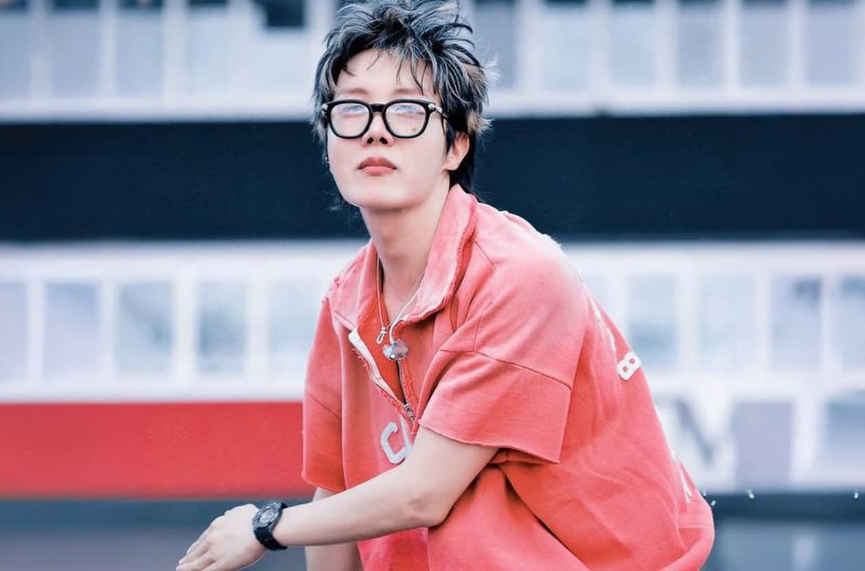 從LV聯名鞋到名錶 揭祕BTS J-Hope高段位品味，隨手一戴「愛彼AP陶瓷錶」讓錶迷也暴動